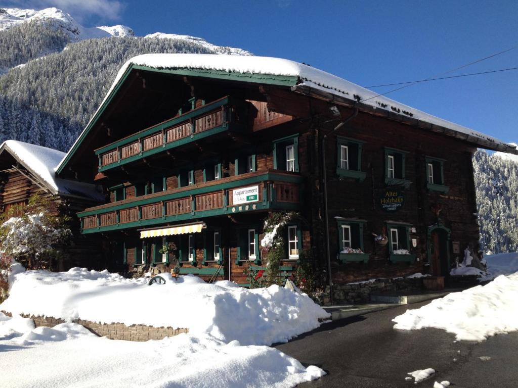 솔덴 Altes Holzhaus 아파트 외부 사진
